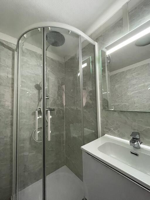 Reims - Duplex Au Coeur Du Quartier Saint-Remi Apartment Екстериор снимка